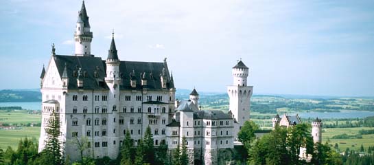 Neuschwanstein Castle near Fussen, Germany // © 2013 German National Tourist Office Lg